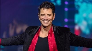 &quot;Το πιο δύσκολο εξώφυλλο που έχω κάνει είναι ο Σάκης Ρουβάς&quot;