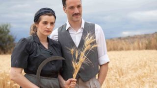 Άγριες Μέλισσες: Δείτε το χωριό που γυρίζεται η σειρά | Τα εντυπωσιακά σκηνικά &amp; οι αποκαλύψεις για τα επόμενα επεισόδια