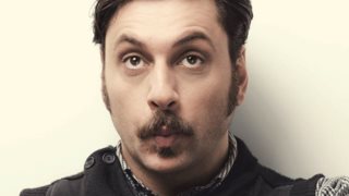 Γιώργος Χρυσοστόμου: «Είμαι ψυχαναγκαστικός. Με ενοχλεί η εύκολη οικειότητα,  είναι κάτι που παίρνω προσωπικά»