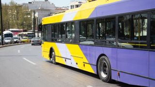 &quot;Παραλύει&quot; η χώρα την Πέμπτη: Στάσεις εργασίας στα ΜΜΜ, απεργούν εκπαιδευτικοί και γιατροί