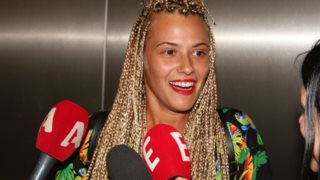 Λάουρα Νάργες: Οι δηλώσεις κατά την άφιξη στην Ελλάδα: Video