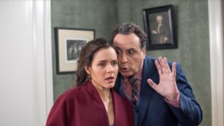 To Καφέ της Χαράς: Η σύλληψη του Τάσου και της Κανέλλας, ο χωρισμός του Μάνου και το σχέδιο του Περίανδρου