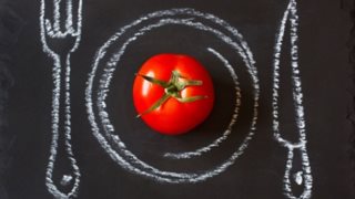 Για να χάσω κιλά πόσες θερμίδες χρειάζομαι: Δες το εργαλείο που υπολογίζει κατά πόσο πρέπει να μειώσεις τις θερμίδες σου την εβδομάδα για να χάσεις βάρος