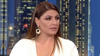 Η Έλενα Παπαρίζου μιλά για την περίοδο της κατάθλιψης και &quot;λυγίζει&quot; στο The 2Night Show