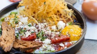 Το brunch του IT είναι η μοναδική δέσμευση που θέλεις : We are eggaged: Η Μάρω Παρασκευούδη λέει το «ναι» σε μία γευστική πρόταση