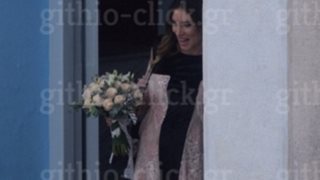 Αθηνά Οικονομάκου : Με φουσκωμένη κοιλίτσα στον γάμο της με τον Φίλιππο Μιχόπουλο: Δείτε τι φόρεσε!