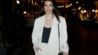 Η Τόνια Σωτηροπούλου με τη μητέρα της στη Σύρο - Ποζάρουν αγκαλιά, πόσο μοιάζουν [εικόνα]