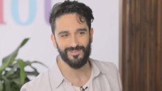 Διονύσης Ατζαράκης: &quot;Μ&#39; αρέσει να έχει χιούμορ μια κοπέλα&quot;