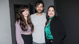 Ορφέας Αυγουστίδης | Επίσημη πρεμιέρα με τη μητέρα &amp; τη σύντροφo στο πλευρό του