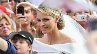 H αφιέρωση της Charlene στον Giorgio Armani | Eίχε σχεδιάσει το iconic νυφικό της το 2011