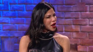 Δάφνη Καραβοκύρη: "Πόσοι άνθρωποι έχουν κάνει σεξ ακούγοντας τα τραγούδια σου"