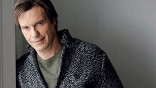 Στράτος Τζώρτζογλου: Μιλά για τον πατέρα του: «Έπαιζε τη ζωή του κορώνα γράμματα. Δεν το είχε σε τίποτα να βγάλει μαχαίρι»