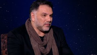 Γρηγόρης Αρναούτογλου: Στον Μουτσινά! Η απάντηση στα αρνητικά σχόλια για τις «Άγριες Μέλισσες» &amp; η προσωπική του ζωή
