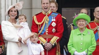 Βρετανική Βασιλική Οικογένεια: Οι Royals με… άσχημα χριστουγεννιάτικα πουλόβερ!