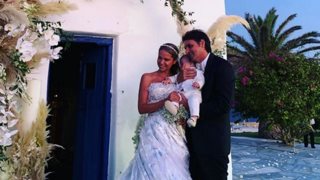 Νίκος Κριθαριώτης &amp; Ναστάζια Δαρίβα: Παντρεύτηκαν! Δείτε τις πρώτες εικόνες του λαμπερού γάμου τους στη Μύκονο