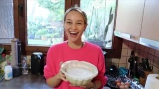 Ιλένια Ουίλιαμς | Μας δείχνει για πρώτη φορά τις μαγειρικές της ικανότητες υπό το &quot;άγρυπνο&quot; βλέμμα της μαμάς της