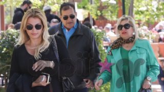 Κωνσταντίνα Σπυροπούλου: Σπάνια δημόσια εμφάνιση με τους γονείς της! Όλες οι φωτογραφίες