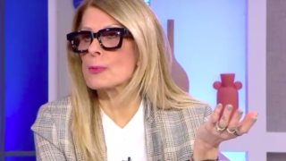 Επίθεση της Εύης Δρούτσα στην Καλομοίρα: &quot;Δεν ήθελα να την αγκαλιάσω. Όταν ξέρεις από πίσω κάποια πράγματα...&quot;