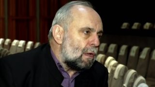 Σωτήρης Χατζάκης: &quot;Βρίσκω συγκινητικό ότι ο Δημήτρης Λιγνάδης ανέβασε παράσταση στη φυλακή&quot;