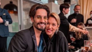 Η Βίκυ Καγιά γιόρτασε στο σπίτι της &amp; ο Γιώργος Καράβας της χάρισε ένα απίθανο τσιφτετέλι