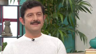 Ο Μιχάλης Οικονόμου μιλά ανοιχτά για την απόφασή του να μεγαλώσει με τον σύντροφό του ένα παιδί