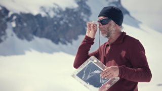 Simon Beck: Κεντάει με έργα τις Άλπεις
