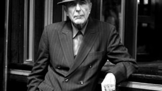 Leonard Cohen: Έφυγε από τη ζωή ο θρυλικός τραγουδιστής