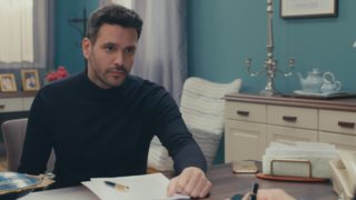 Το Τατουάζ: Νέες εξελίξεις: O Τόνυ ενδίδει στο πάθος του για την Τατιάνα &amp; η Μαργκώ δέχεται μία κρίσιμη επίσκεψη