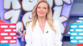 Αναρωτιέσαι τι θα φορέσεις στην Ανάσταση; | Το κοστούμι της Ζέτας Μακρυπούλια θα σε ενθουσιάσει