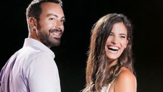 Χριστίνα Μπόμπα &amp; Σάκης Τανιμανίδης | Κυριακάτικη βόλτα με τις δίδυμες