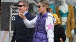 Μαριέττα Χρουσαλά : Στη Γλυφάδα με τον σύζυγο και τη μητέρα του! Όλες οι φωτογραφίες