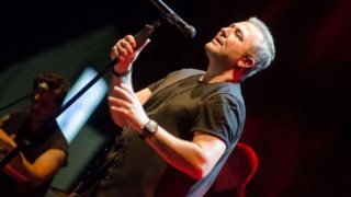 Αντώνης Ρέμος: Το Yupiii στη sold out συναυλία με την Έλενα Παπαρίζου στο Κατράκειο