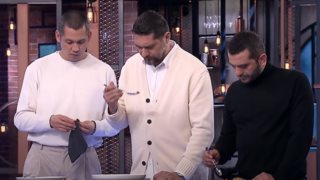 MasterChef | Ο Σωτήρης Κοντιζάς έφτυσε το φαγητό διαγωνιζόμενου