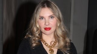 Χριστίνα Αλούπη: &quot;Είναι λογικό να αναρωτιούνται αν έχω χωρίσει - Στα παιδιά λείπει πολύ ο πατέρας τους&quot;