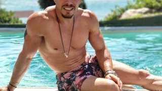 Λευτέρης Πετρούνιας: Ποζάρει με τη Μιλλούση &amp; τη νεογέννητη κόρη τους μέσα στο μαιευτήριο | Δείτε τη φωτογραφία!