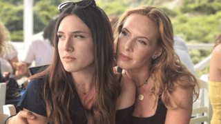 Την ενοχλεί η σύγκριση με την μητέρα της; Η Αφροδίτη Λιάντου απαντά