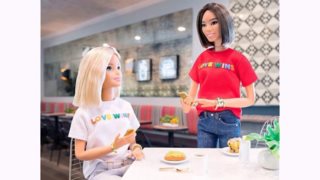 Barbie : Τάσσεται μαζί με την LGBTQ κοινότητα!