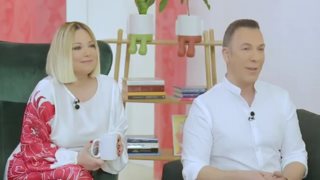 H Νάνσυ Ζαμπέτογλου &amp; o Θανάσης Αναγνωστόπουλος επέστρεψαν στο "Dot" - "Ο κόσμος νομίζει ότι στην ΕΡΤ δεν σε νοιάζουν τα νούμερα τηλεθέασης. Δεν ισχύει... Δεν σε πήραν για να βουλώσεις μια τρύπα"