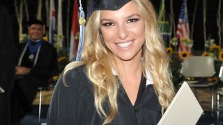 Εριέττα Κούρκουλου: Αποφοίτησε από το Αμερικάνικο Κολλέγιο: Μαζί της ο σύντροφός της!