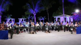 Survivor: Έλληνες και Τούρκοι διασκεδάζουν και τραγουδούν μαζί