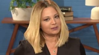 Νάνσυ Ζαμπέτογλου: &quot;Ας κατέβουμε από το συννεφάκι - Ασχολούμαστε ελάχιστα με πράγματα ζωτικής σημασίας&quot;