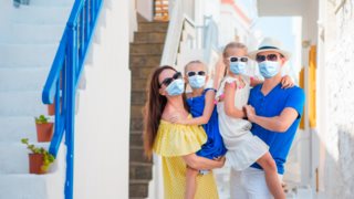 Πως γίνονται Covid free τα νησιά ενόψει τουρισμού: Όλο το σχέδιο με κινητές μονάδες, προσλήψεις και τεστ