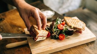 Τα κορυφαία breakfast sandwiches για να ξεκινήσεις τη μέρα σου: Το πιο χορταστικό και εύκολο πρωινό