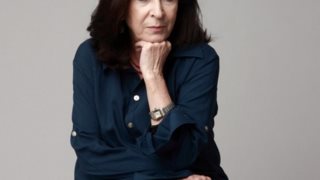 Νένα Μεντή: Αποκαλύπτει την ηλικία της &amp; εξηγεί γιατί ζει επί 20 χρόνια σε χωριστά σπίτια με τον σύντροφό της