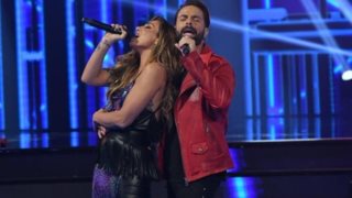 J2US : Η πρώτη εμφάνιση της Ευρυδίκης Βαλαβάνη με τον Ηλία Βρεττό