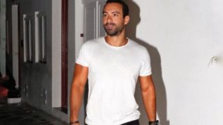 Σάκης Τανιμανίδης: Προκάλεσε χαμό σε παραλία της Μυκόνου!