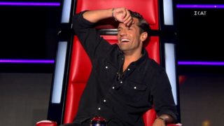 &quot;The Voice&quot; | Άφωνος ο Κωνσταντίνος με διαγωνιζόμενο! Τα highlights των Blind Auditions της Κυριακής