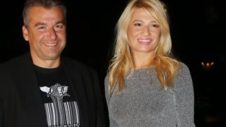 Γιώργος Λιάγκας &amp; Φαίη Σκορδά: Μαζί στην παρέλαση του γιου τους, Γιάννη: Video