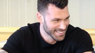 Στάθης Σχίζας: "Πρέπει να φτύσεις αίμα για να σου πω ότι είμαι ερωτευμένος"