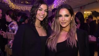 Δέσποινα Βανδή - Μελίνα Νικολαϊδη | Η εντυπωσιακή φωτογραφία μαμάς και κόρης από το βράδυ της Πρωτοχρονιάς